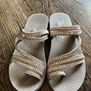 Sketchers yoga foam sandals sz 7